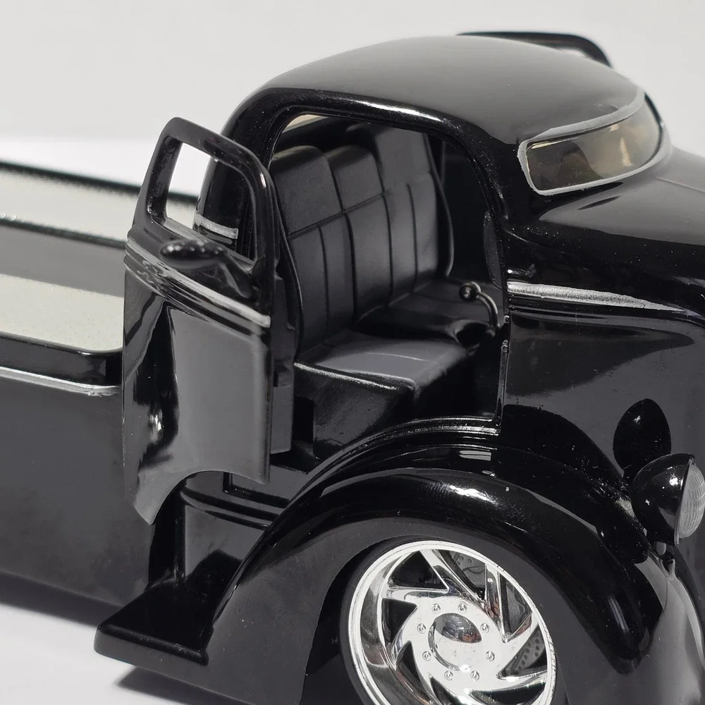 Jada Toys Design Team Black Custom Flatbed Hauler Truck Diecast 1:24 Scale